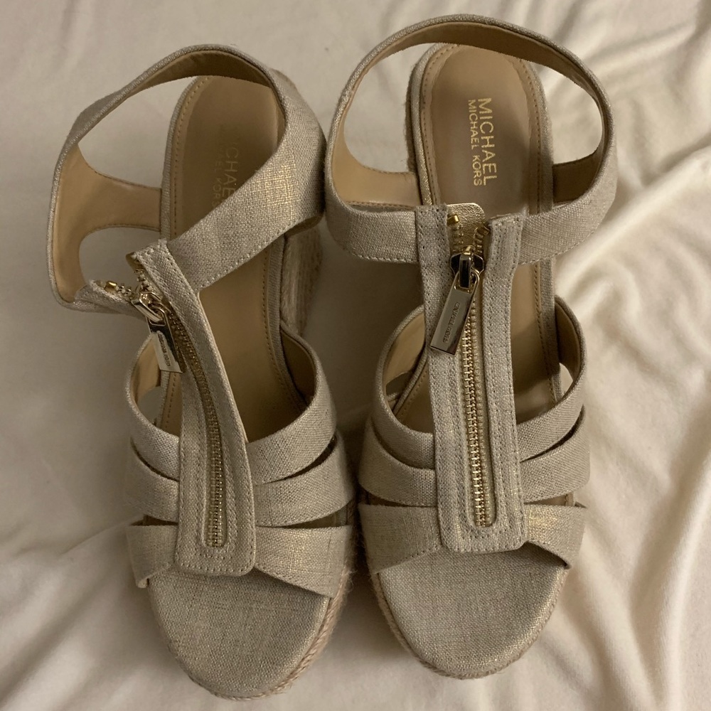 MK gold speck wedges with zipper